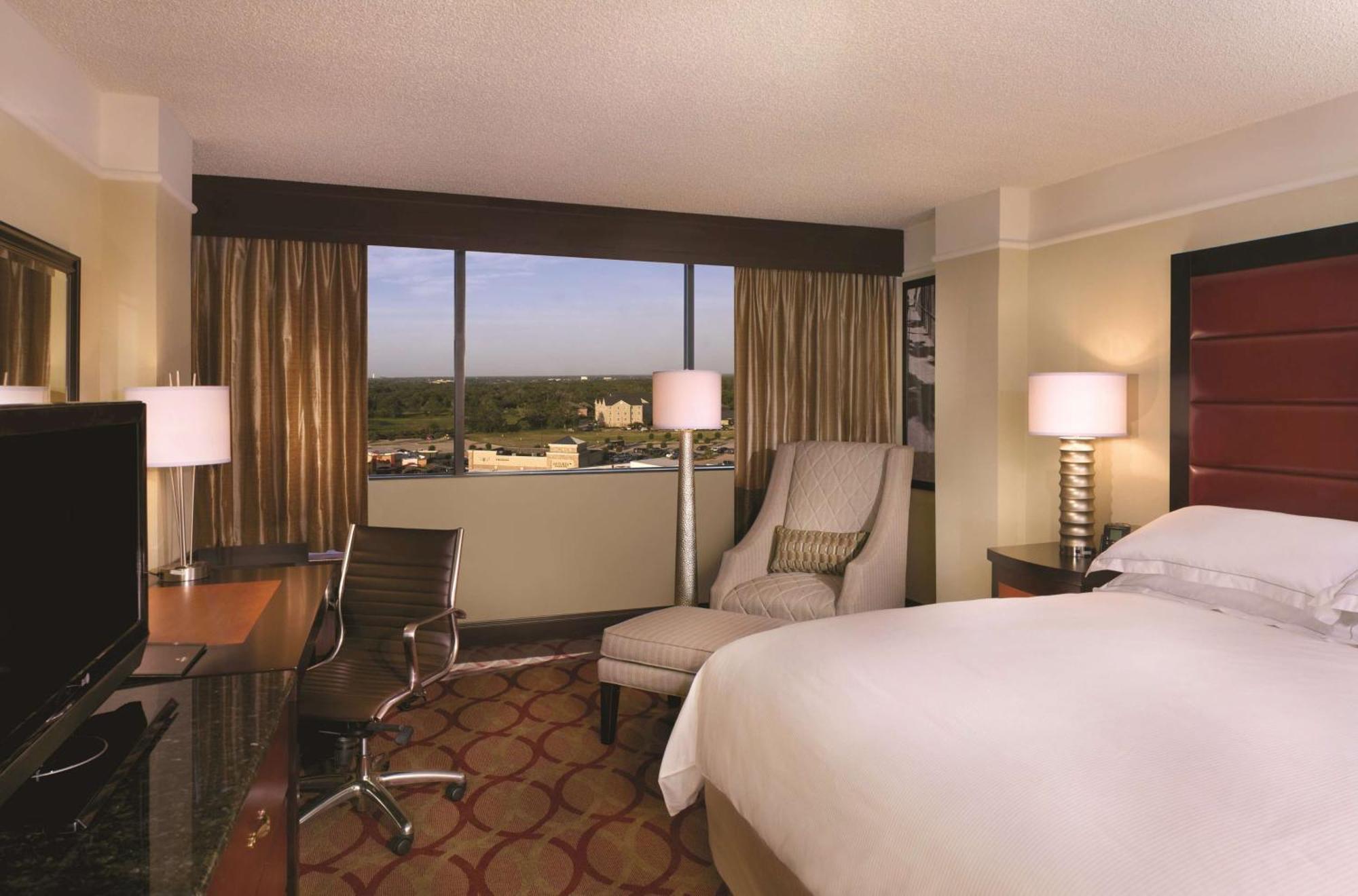 Отель Hilton College Station & Conference Center Экстерьер фото