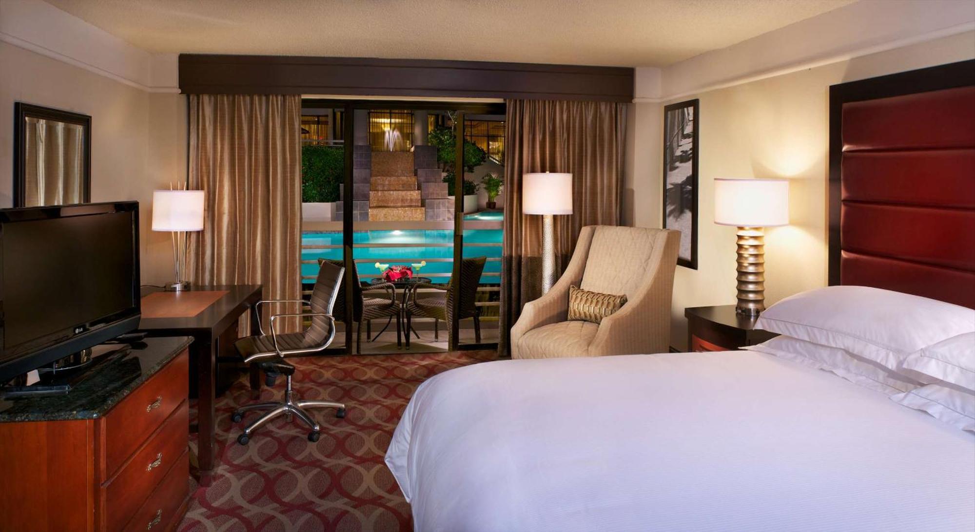 Отель Hilton College Station & Conference Center Экстерьер фото