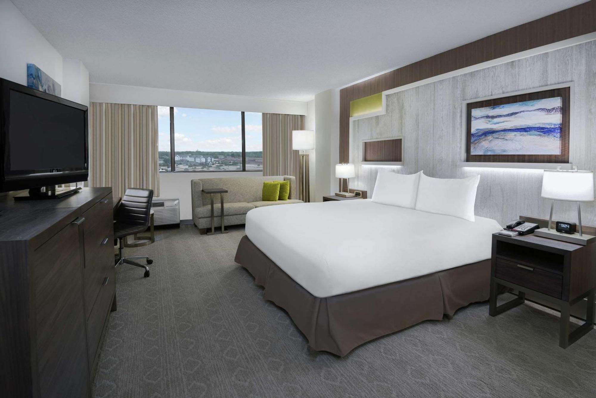 Отель Hilton College Station & Conference Center Экстерьер фото