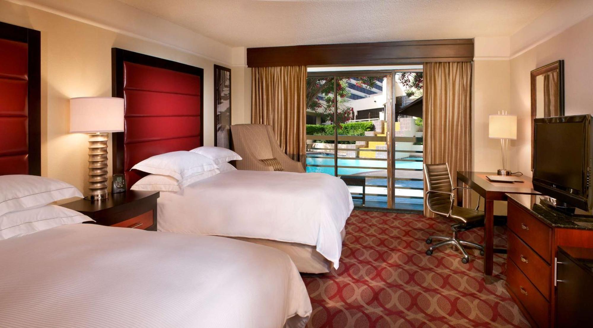 Отель Hilton College Station & Conference Center Экстерьер фото